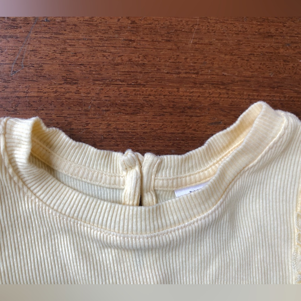 Gap Light Yellow Ruffled Kids Top - Picture 4 of 9